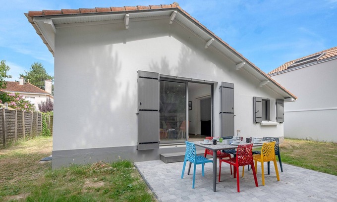 Pornic Ski Chalet | House for 5, 650m from the beach