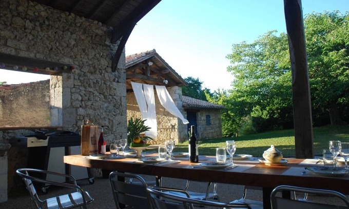 Sainte-Colombe-de-Villeneuve Villa | house classified * with private swimming pool on 2 hectares with view