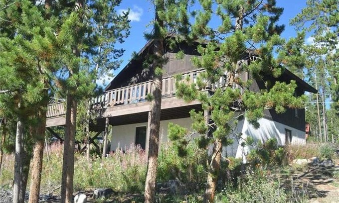 Breckenridge House | House in Breck! Private Hot Tub! Amazing Views! Fireplace! Large Deck!