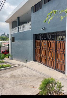 San Salvador House | House in Urbanization La Cima IV San Salvador