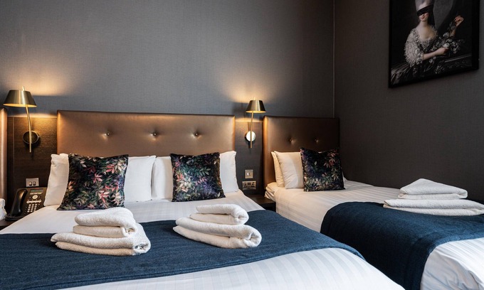 Warwick Hotel | House On Warwick