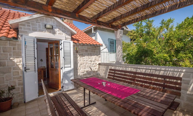 Kastel Novi House | House Sanda (40761-K1) - Kastel Novi