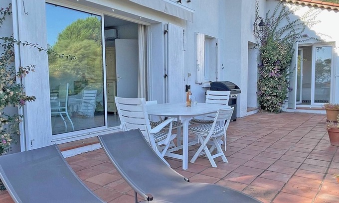 Guerrevieille House | House T3 for 4 people - Sea view over Saint Tropez - Air conditioning - Wifi - Grimaud