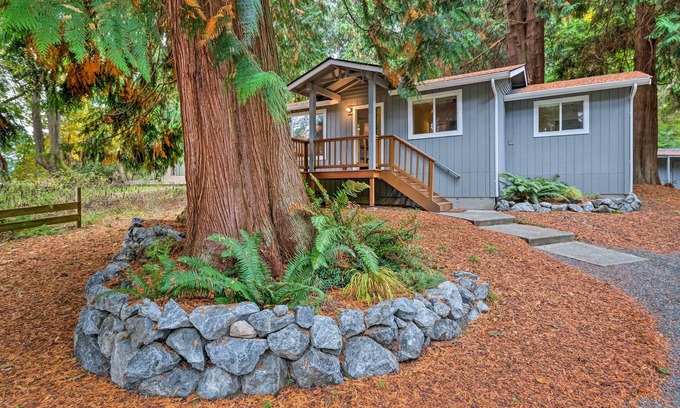 Clinton Cottage | House w/Deck on Whidbey Island, 1 Mi from Shore!