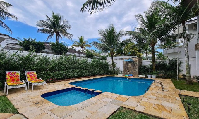 Jardim Acapulco House | House with pool, balcony and leisure in a condo