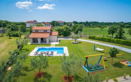 Marcana House | House Zara