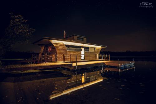 Slesin Boat Rental | Houseboat Ślesin