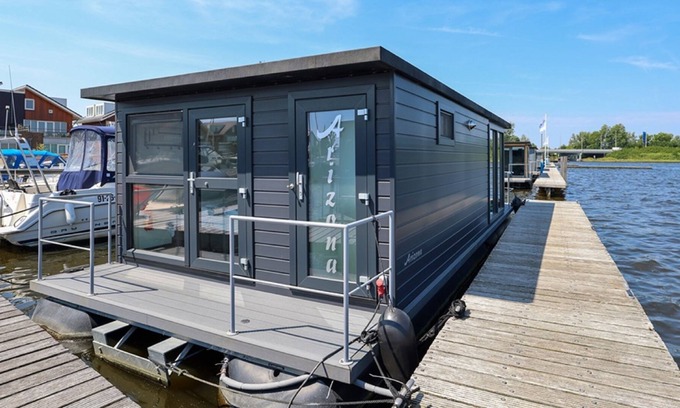 Municipality of Uitgeest Boat Rental | Houseboat with air conditioning and lake view