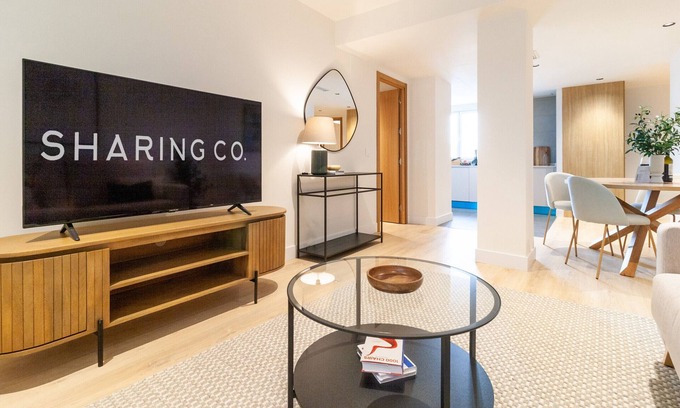Nueva Espana Apartment | Housing Castellana X X X I I I (33) by Sharing Co