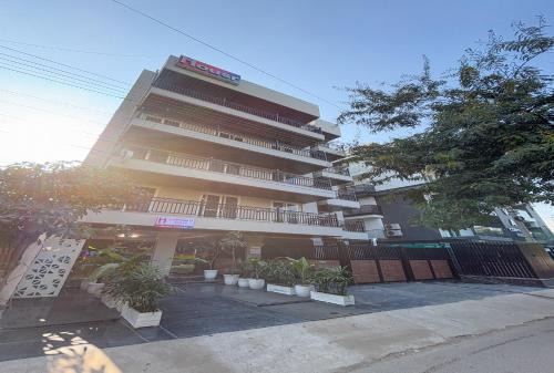 Gurugram Hotel | Housr Sector 45 Gurgaon Near Artemis Hospital