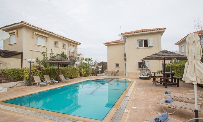 Protaras Villa | How to Rent Your Own Private Luxury Holiday Villa in Protaras for Less than Basic Hotel