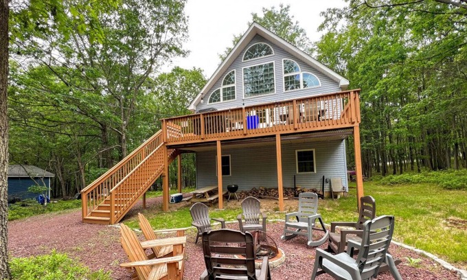 Briar Crest Woods Ski Chalet | HUGE Chalet - GameRoom, Firepit, Central Location