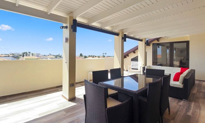 Gold Coast Apartment | Huge & Gorgeous 8BR Villa in Luxury Resort at Oro by Bocobay