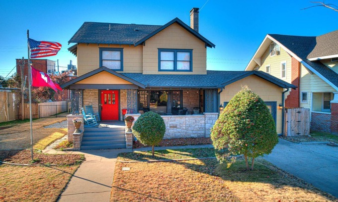 Norman House | Huge Historic Gem Steps From The University of Oklahoma