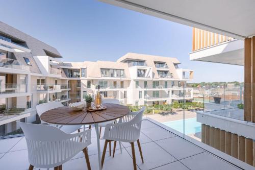 Nieuwpoort Apartment | Huswell - Nice apartment with pool, parking & private spa