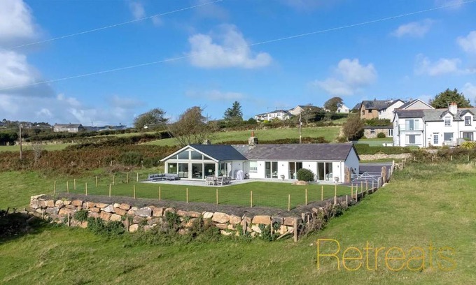 Mynytho House | Hyfrydle