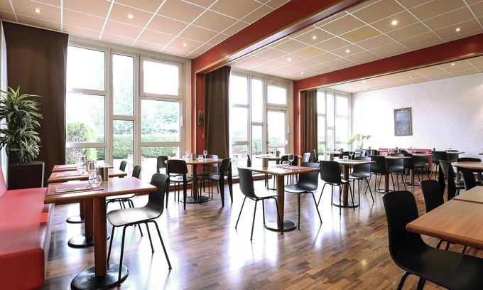 Villers-Semeuse Hotel | ibis Charleville-Mezières