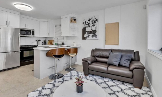 Hastings Apartment | Ideal 2-Bedroom Home in Peaceful East Vancouver