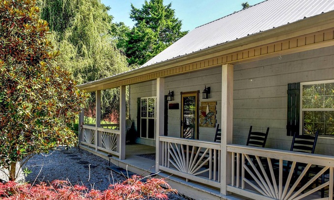 Byrdstown Cabin | Idyllic Byrdstown Cabin ~ 3 Mi to Dale Hollow Lake