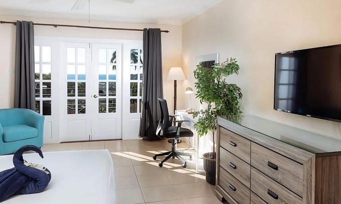 Charlotte Hotel | Idyllic Island | Relaxing Room w/Balcony | Free Parking, Pool | Adults Only