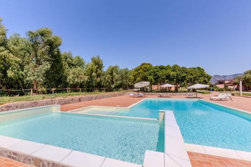 Barega House | Iglesias Countryside, Nature & Pool