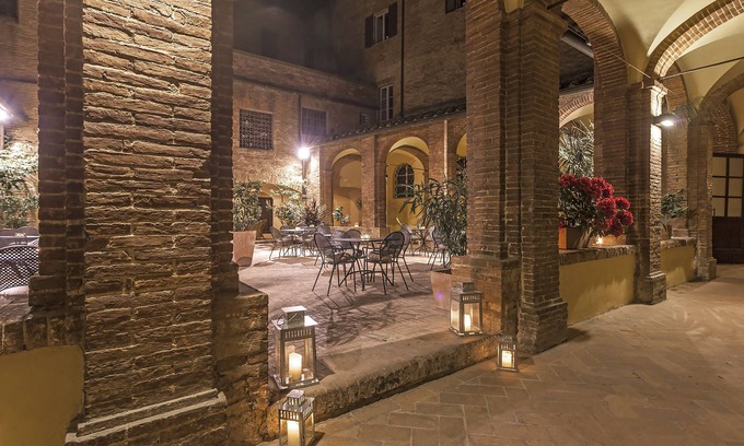 Siena Historical Center Bed & Breakfast | Il Chiostro del Carmine