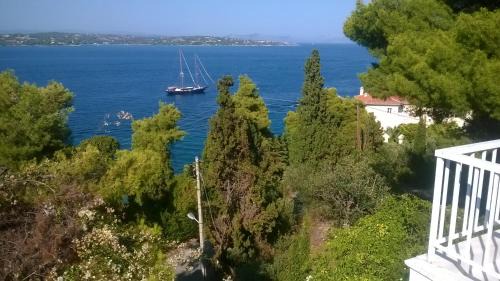 Spetses House | iliana's seaside maisonette