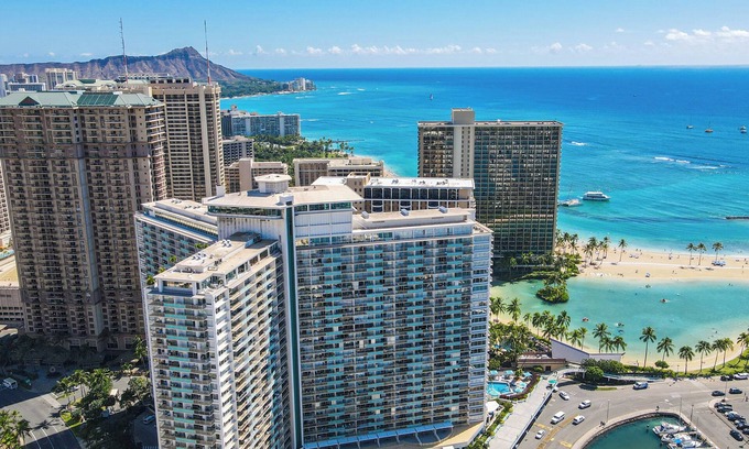 Waikiki Apartment | Ilikai Hotel Studio