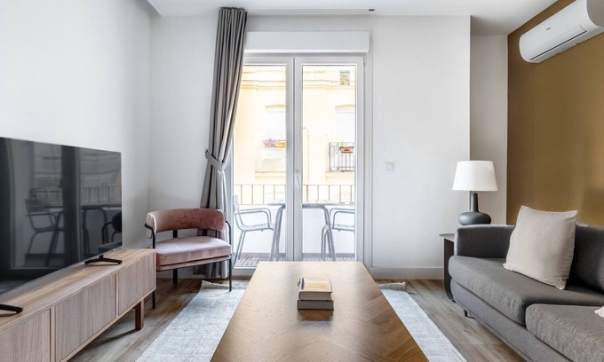 Salamanca Apartment | Immpecable Salamanca 3BR, by Blueground