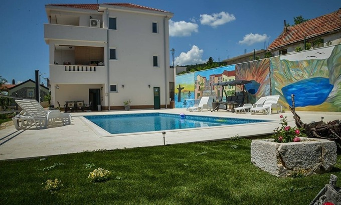 Imotski House | IMOTSKI-Blue Lake Center12P/6xrooms6xbathroom2xkitchen,Pool Grill,Sauna