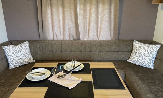 Clacton-on-Sea Cabin | Impeccable 4-Bed Caravan in Clacton-on-Sea