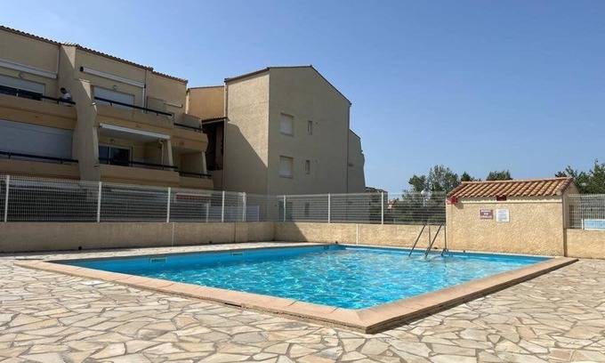 Marseillan Plage Apartment | In a residence with a swimming pool