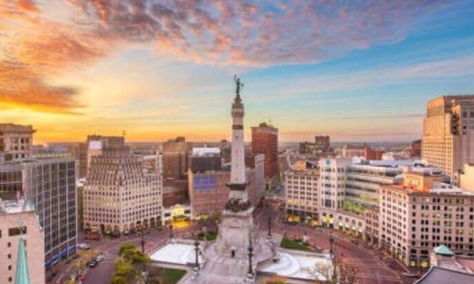 Cole-Noble District Apartment | Indy Monument Circle Dream 1BR in Cozysuites