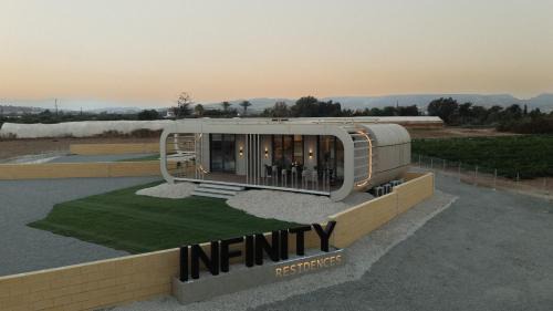 Maroni House | Infinity Residences