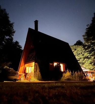 Lanin National Park Ski Chalet | Inigualable Cabaña a orillas del Lago Hermoso