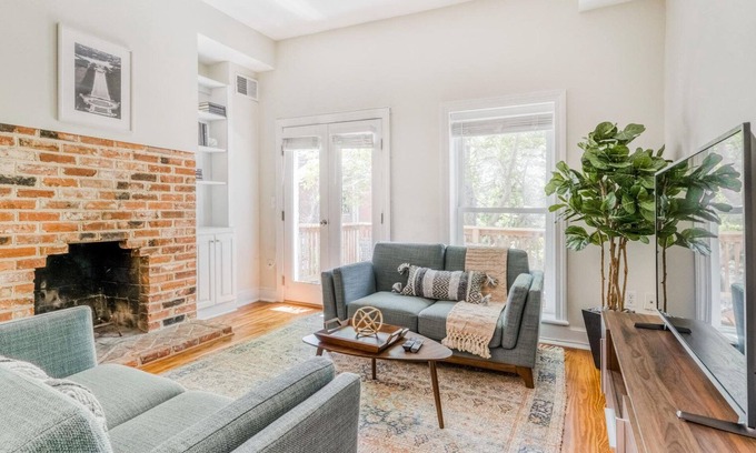 Stanton Park House | Inviting Capitol Hill 3BR, close to Museums & National Park, by Blueground