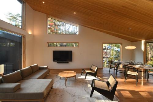 Hokujo Ski Chalet | Iora - Newly built Japandi style luxury chalet