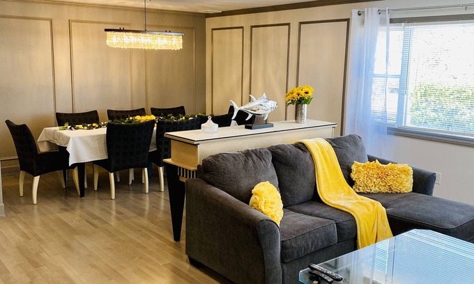 Fifth Ward Apartment | IRISH AMERICAN INN - Cliff Walk - free parking
