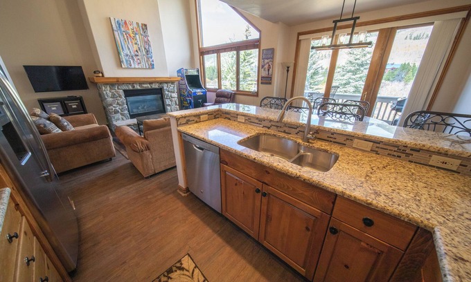 Mountain House Apartment | Ironwood 2996