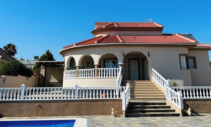 Quesada Villa | Is situated at Ciudad Quesada with beautiful sights to the salt lakes