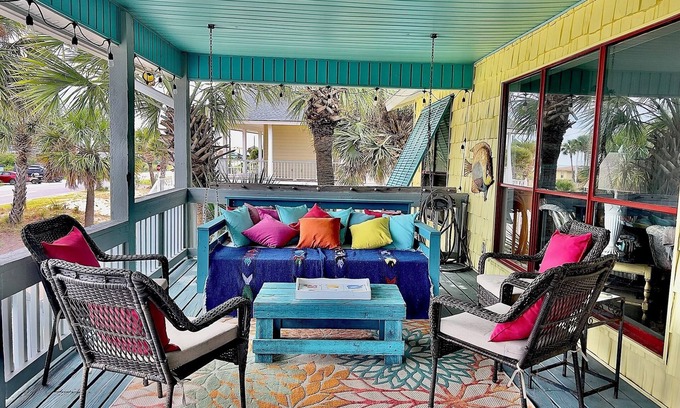 St. George Island Cottage | Island Escape: 4BR Cottage w/Pool + Beach Access on Saint George Island