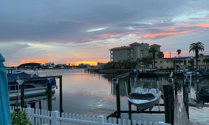 Island Estate Cottage | Island estates updated 2 bed 2 bath water views a short walk to Clearwater Beach