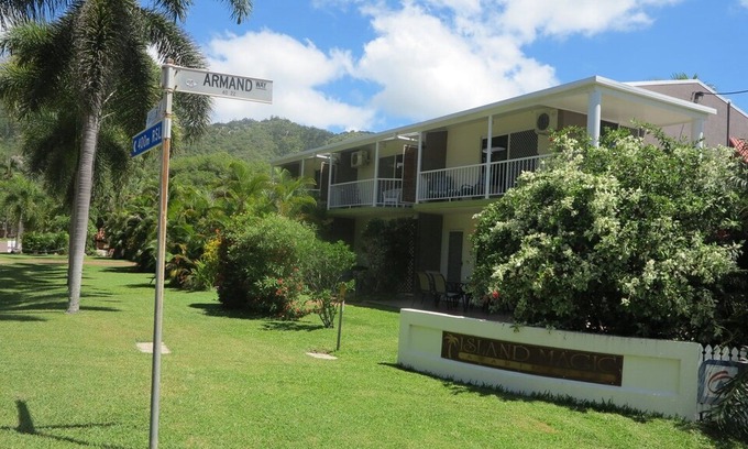 Arcadia House | "ISLAND MAGIC TOWNHOUSE 1" in Arcadia