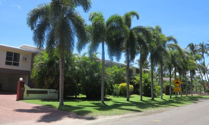 Arcadia House | "ISLAND MAGIC TOWNHOUSE 5" in Arcadia