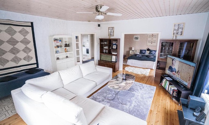 Larsmo Apartment | Iso ja viihtyisä asunto Pietarsaaressa