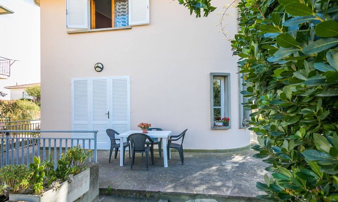 Rosignano Solvay Apartment | Lovely apartment for 2 people with WIFI, TV, terrace and pets allowed