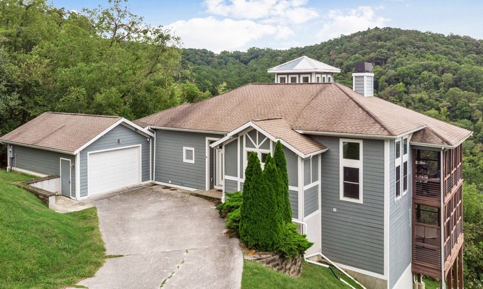 Smithville Ski Chalet | It's A Wonderful Life