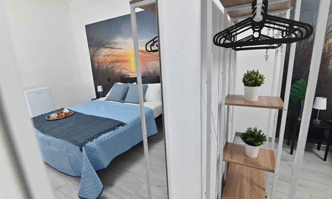 Pula Bed & Breakfast | IzzHome Cozy Room