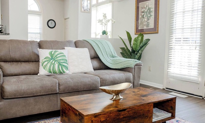 Cary House | Jacuzzi,Crib,walk to Chineese,Kebab rest,Food lion