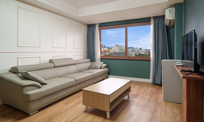 Downtown House | Jeju Hiker Hotel
